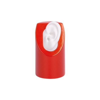 Small mango-metallic column with white left ear.